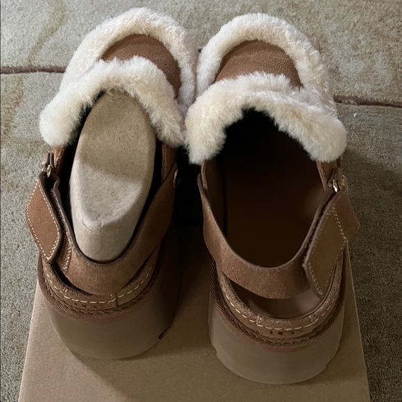 UGG Esme Suede Slingback Clogs - Picture 6 of 8